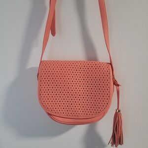 Isaac Mizrahi Bridgehampton Cut Out Pebble Leather Shoulder Bag.
